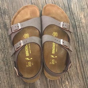 Birkenstock sandals with heel strap